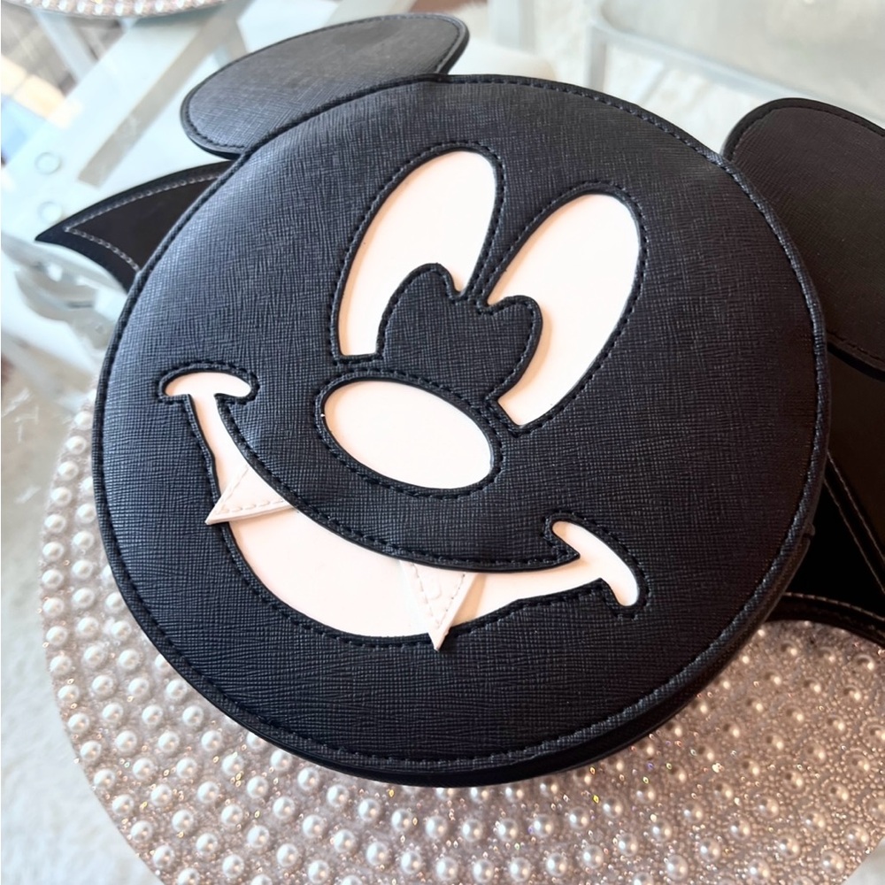 🖤 MICKEY VAMPIRE BAT Disney Backpack Purse Bag Glow In the Dark Loungefly NEW - Picture 2 of 8